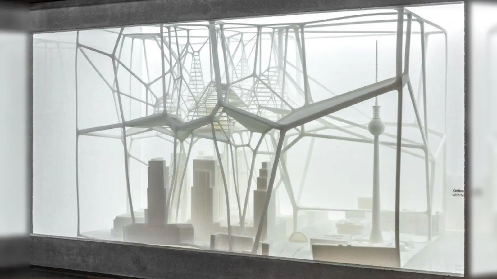 Gestalterische Vision: So könnte eine &amp;quot;Stadt der Zukunft&amp;quot; aussehen, die mit dem Werkstoff Carbonbeton gefertigt wurde. (Foto: Deutsches Museum)