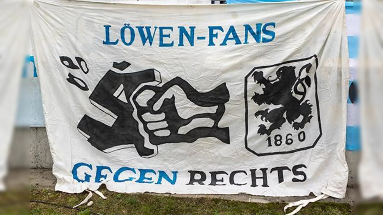 Meinungsäußerung: Signet der »Löwenfans gegen Rechts«.  (Foto: A. Wild)