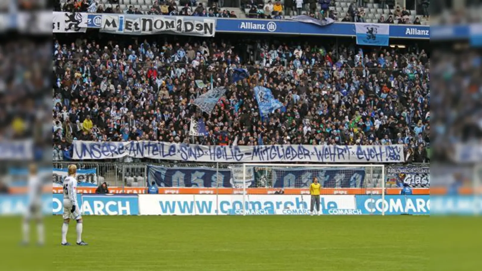 Fans positionieren sich.  (Foto: A. Wild)