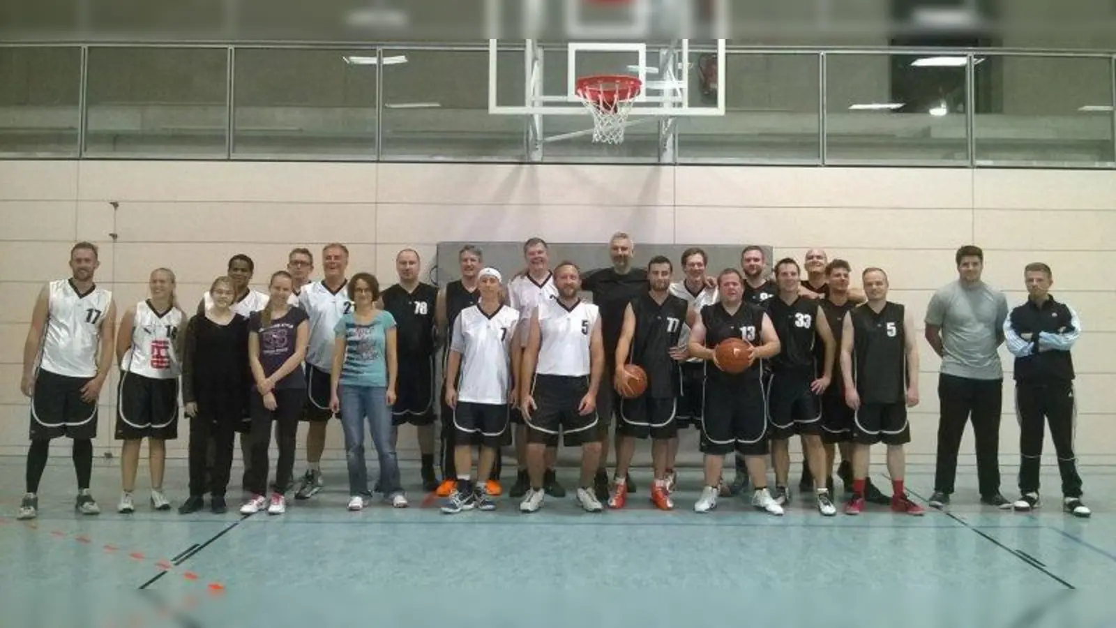 Allererstes Heimspiel gewonnen: Die Ü16-Basketballer des TSV Solln. (Foto: TSV Solln)