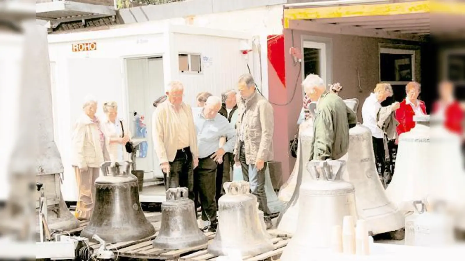 Pfarreimitglieder von St. Ulrich besuchten die Glockengießerei in Passau.  (Foto: Privat)