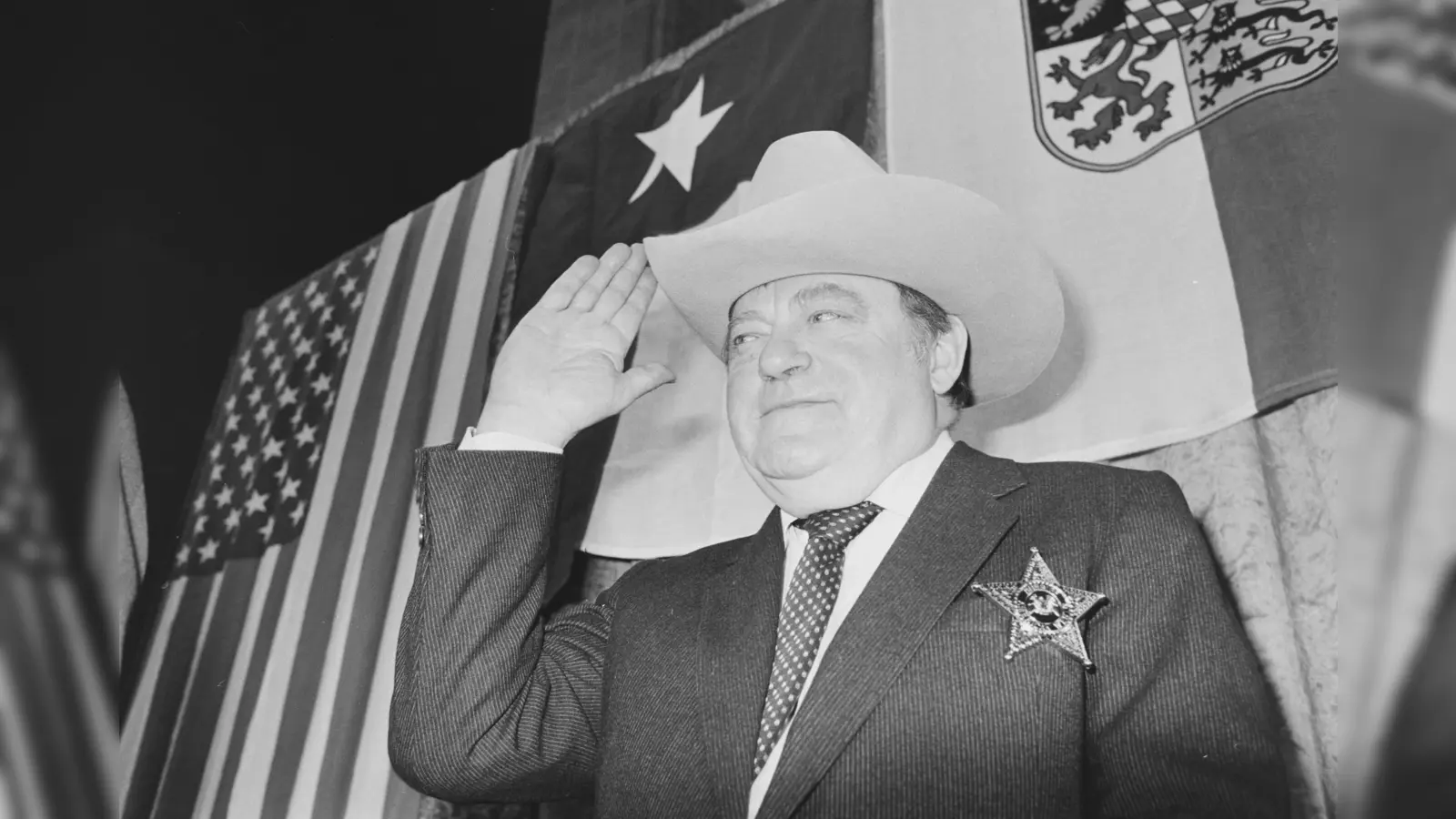Im März 1980 lichtete der Fotograf Franz Josef Strauß in den USA ab, als der bayerische Landesvater Ehrensheriff von Texas wurde.  (Foto: Bay. Staatsbibliothek/Bildarchiv/Volker Hinz)