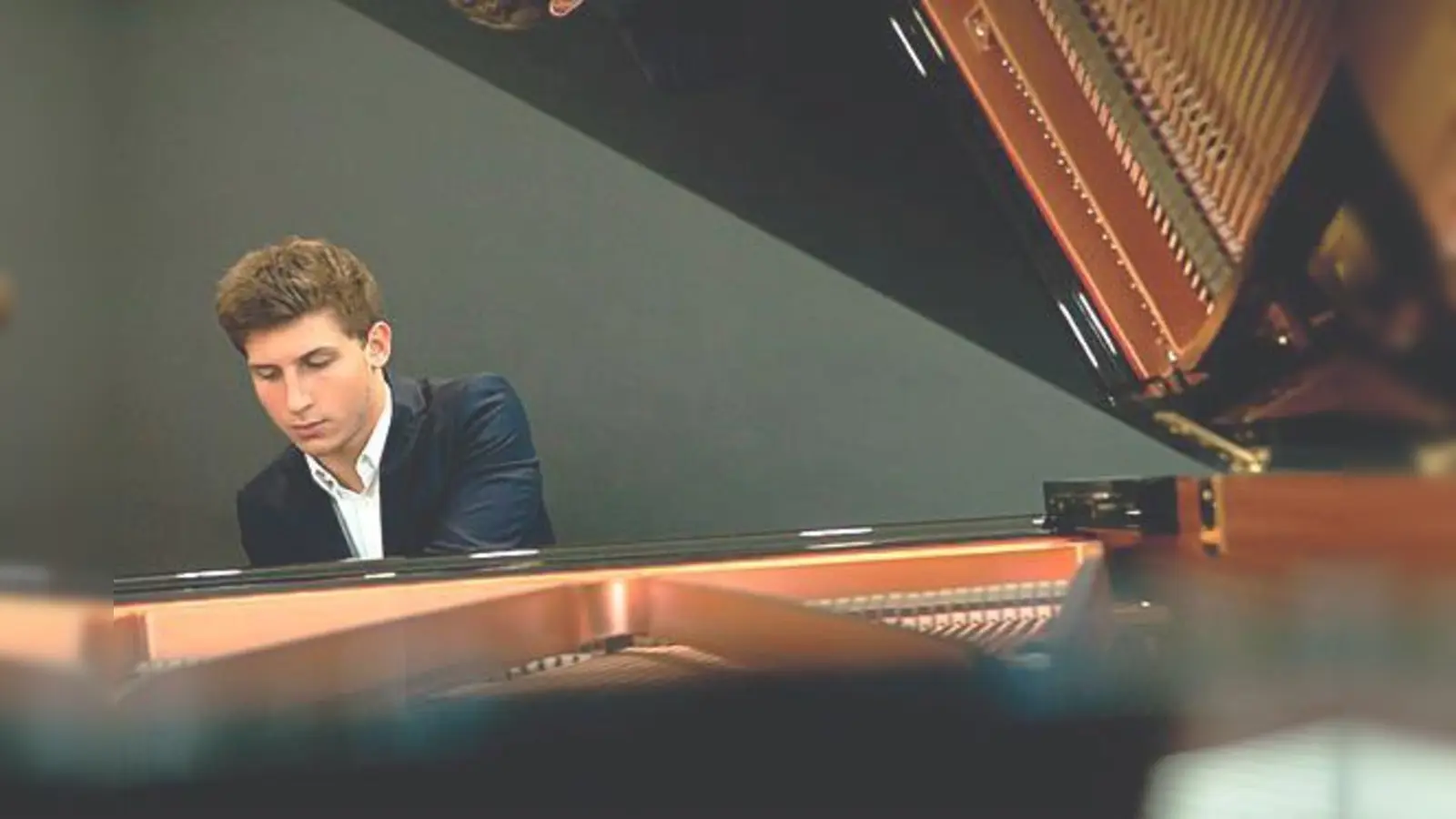 Seit seinem vierten Lebensjahr spielt Yojo Christen Klavier. Mit zehn war er Komponist.	 (Foto: VA)