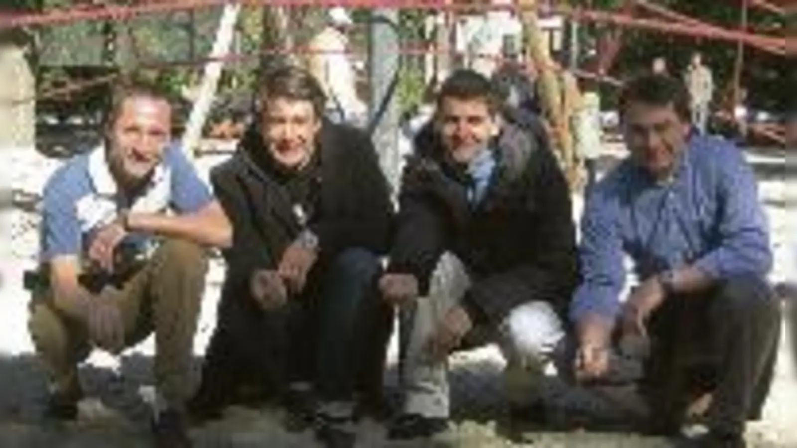 Wollen den Maxvorstädter Spielplätzen den letzten Schliff geben: DieCSU-Stadtteilpolitiker Andreas Art, Sebastian Schäffer, Daniel Michelund Leopold van Treeck (v.  (li.).Foto: sal)