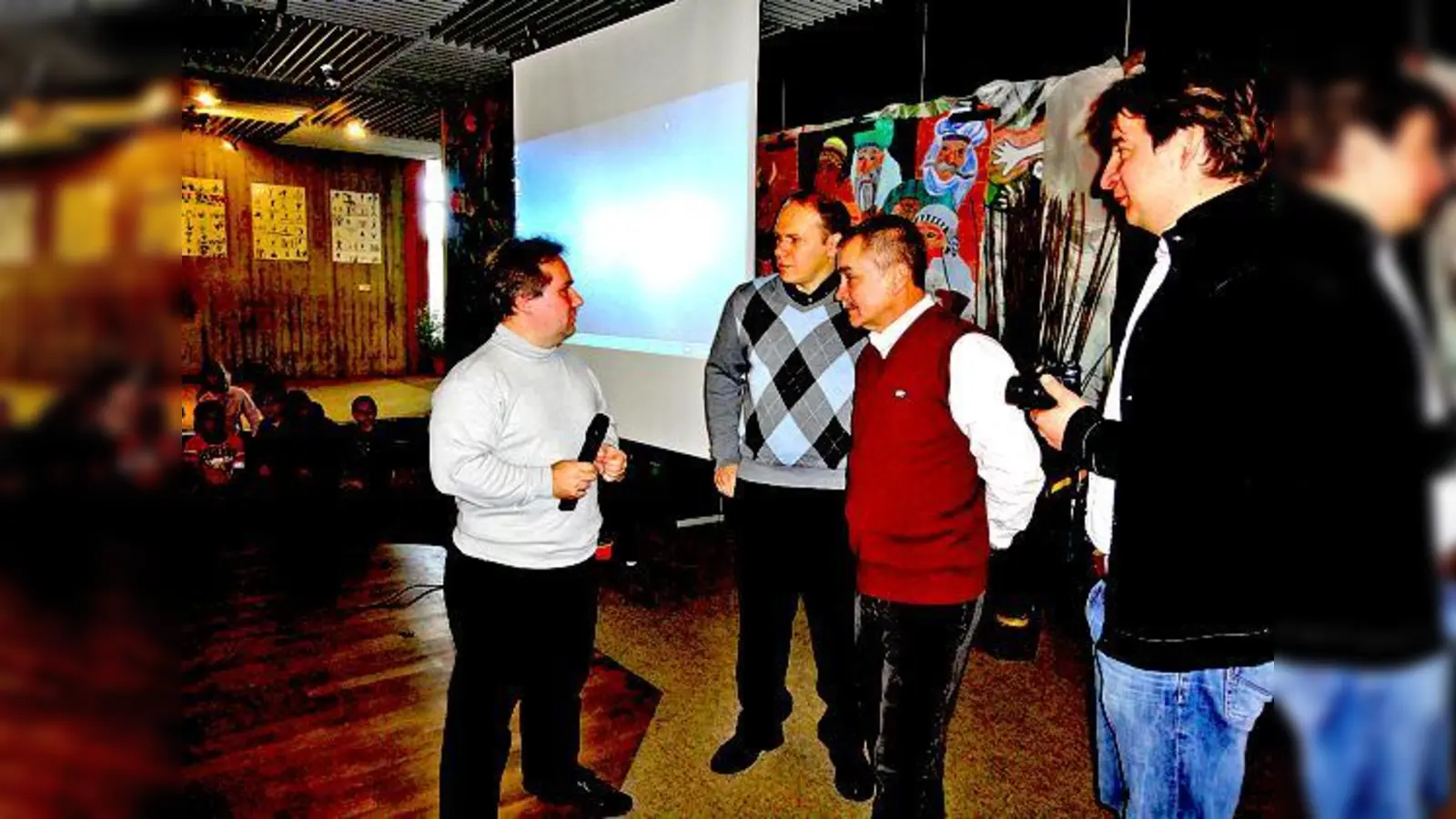 Als vorweihnachtliches Geschenk empfanden die Schüler den Auftritt der Kosmonauten.	 (Foto: VA)