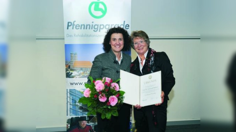Gertraud Burkert (r.) mit der neuen Sozialreferentin Brigitte Meier. (Foto: pi)