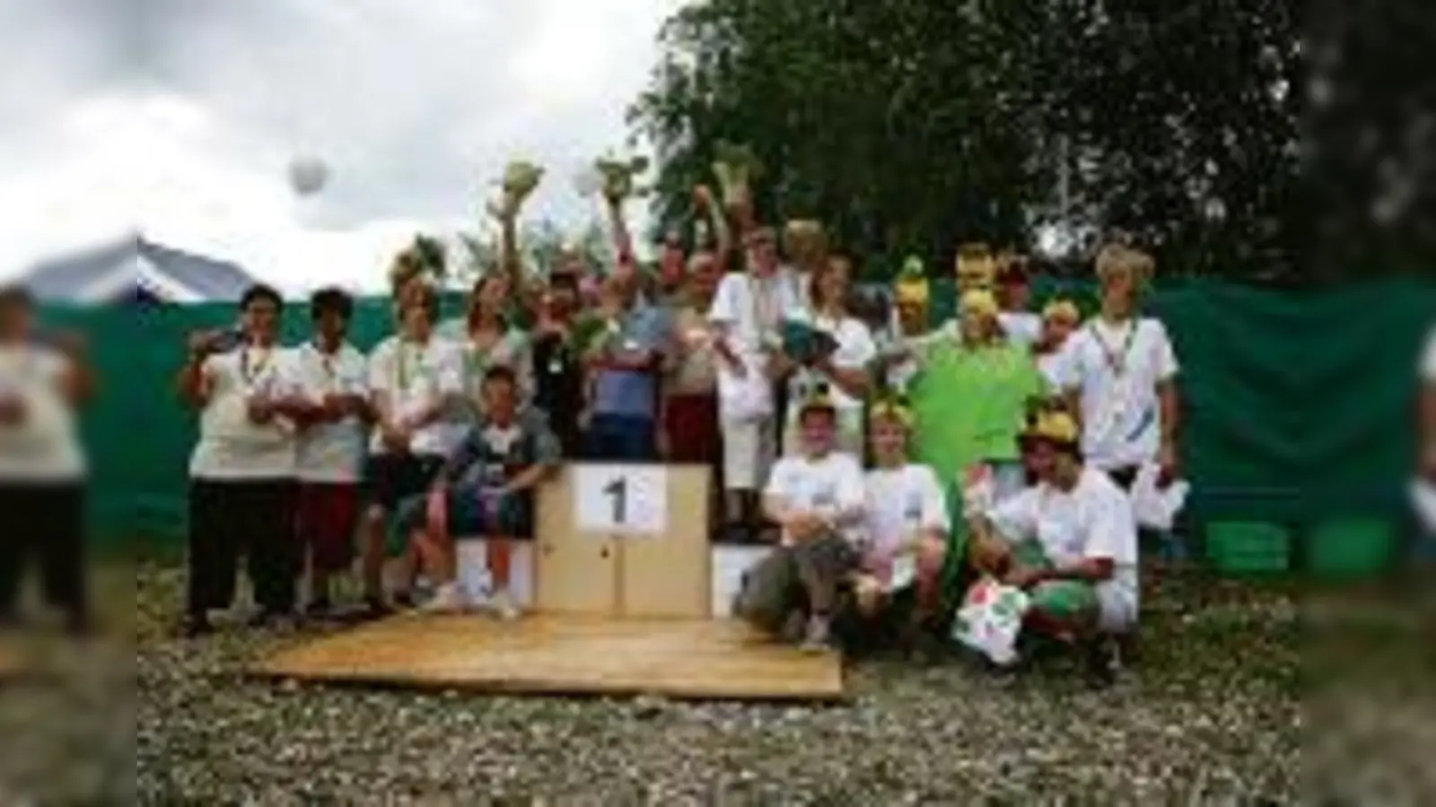 Die Sieger des spannenden Tollwood Bio-Wettbewerbes haben sich ihr Treppchen hart erkämpft.  (Foto: Tollwood GmbH)