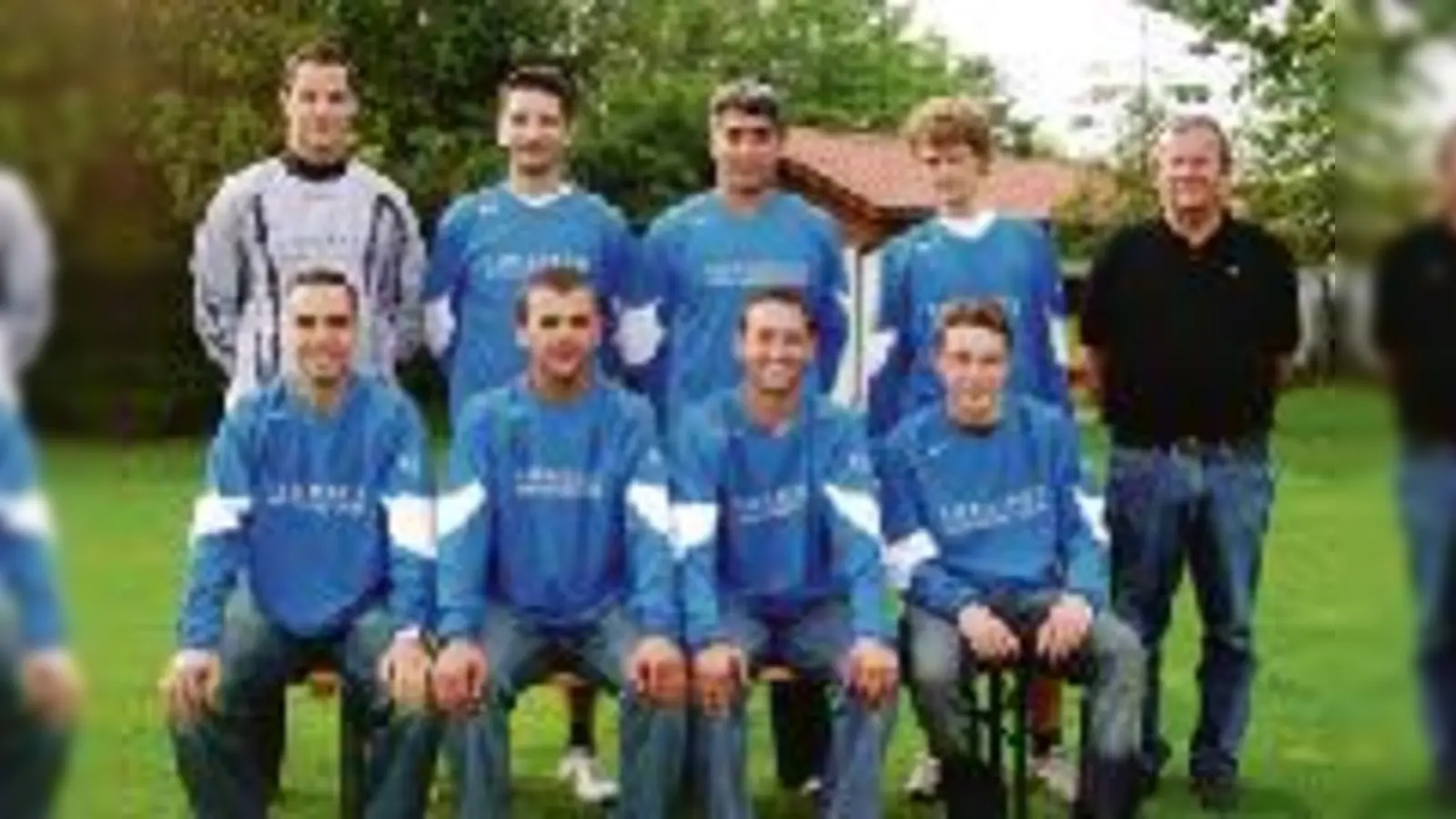 Dornacher Hoffnungsträger: stehend v. li: Patrick Strahounik, Christian Bacic, Semih Mus, Moritz Pflügler; sitzend v. li: Alejandro Rivera, Negij Veseli, Helmut Entholzner u. Dominik Denzel. Es fehlt: Sammy Werner.	  (Foto: ba)