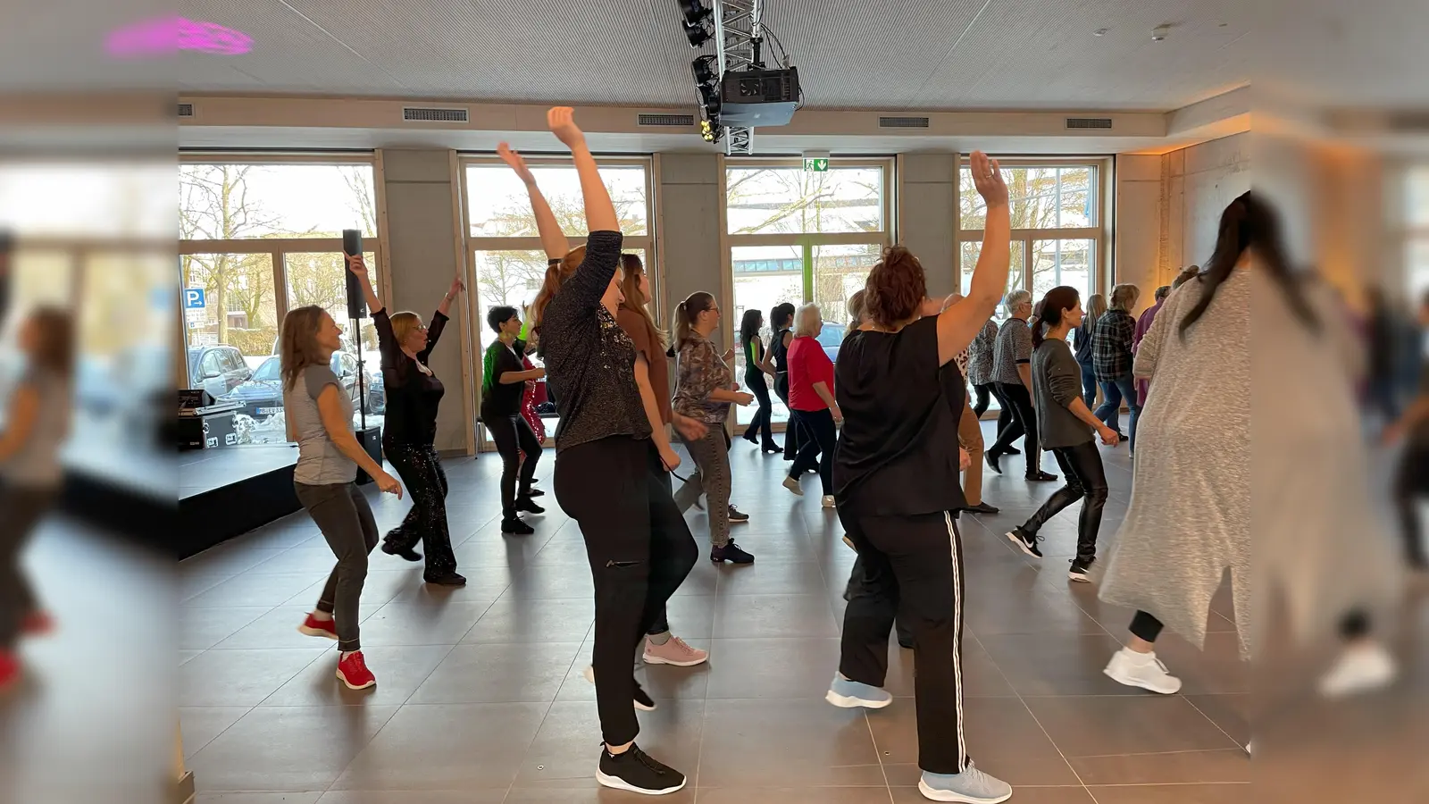 Beim Line Dance-Kurs der vhs kommen alle Tanzbegeisterten auf ihre Kosten.  (Foto: vhs Taufkirchen)