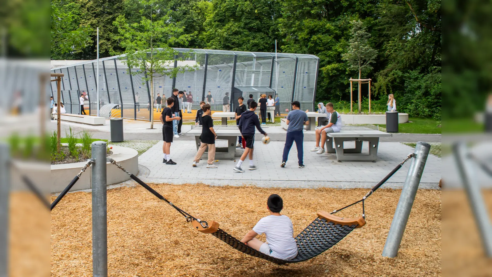 Der erste Bauabschnitt des Campus Ost am Joseph-Hörwick-Weg ist jetzt fertiggestellt und freigegeben. Am 26. Juli kommt der Festespielbus vorbei. (Foto: Claudia Hofmair)