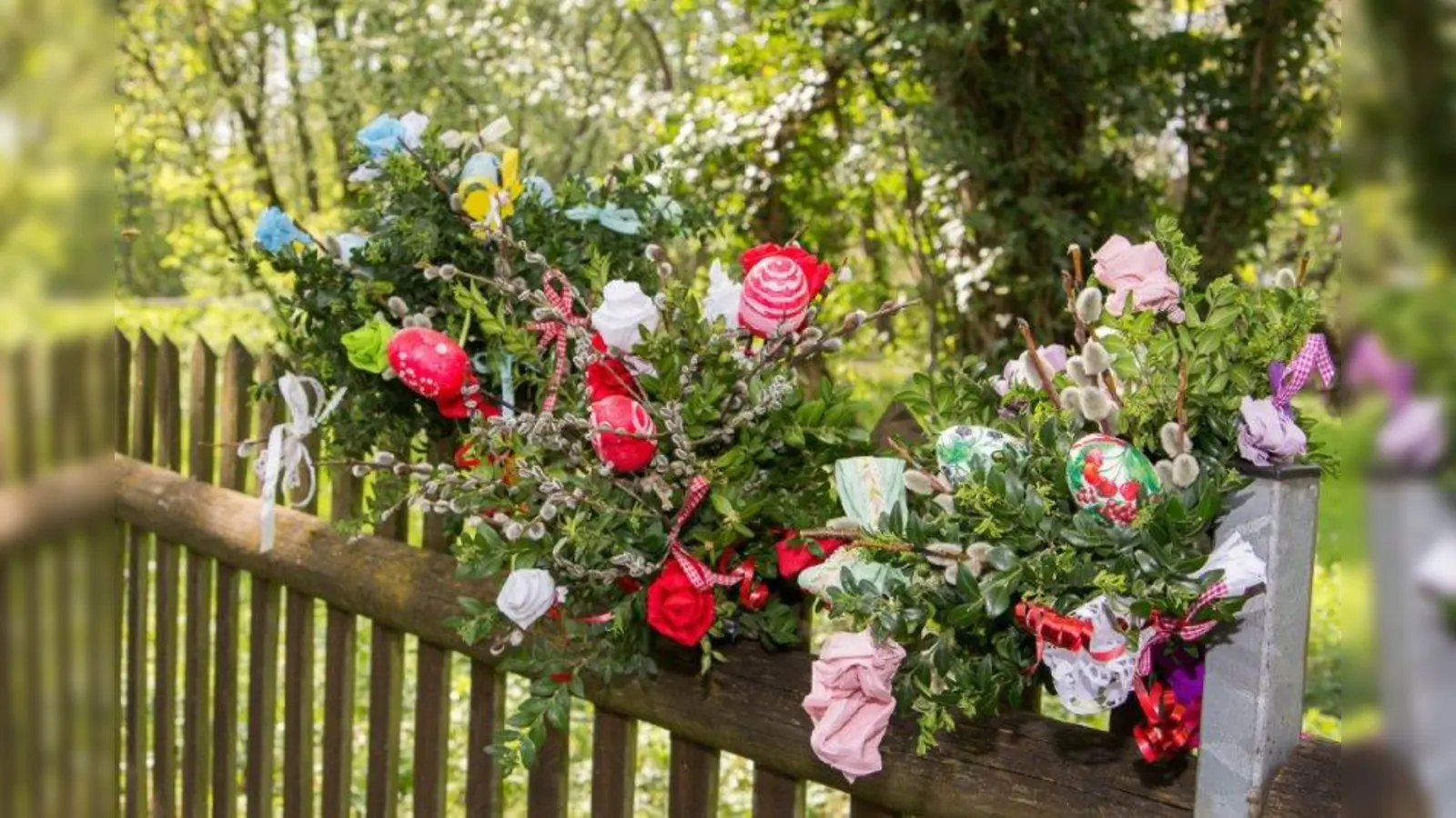 Buntes Treiben: Beim Palmbuschenbinden sind der Kreativität keine Grenzen gesetzt. (Foto: "D´Würmtaler" Menzing e.V.)