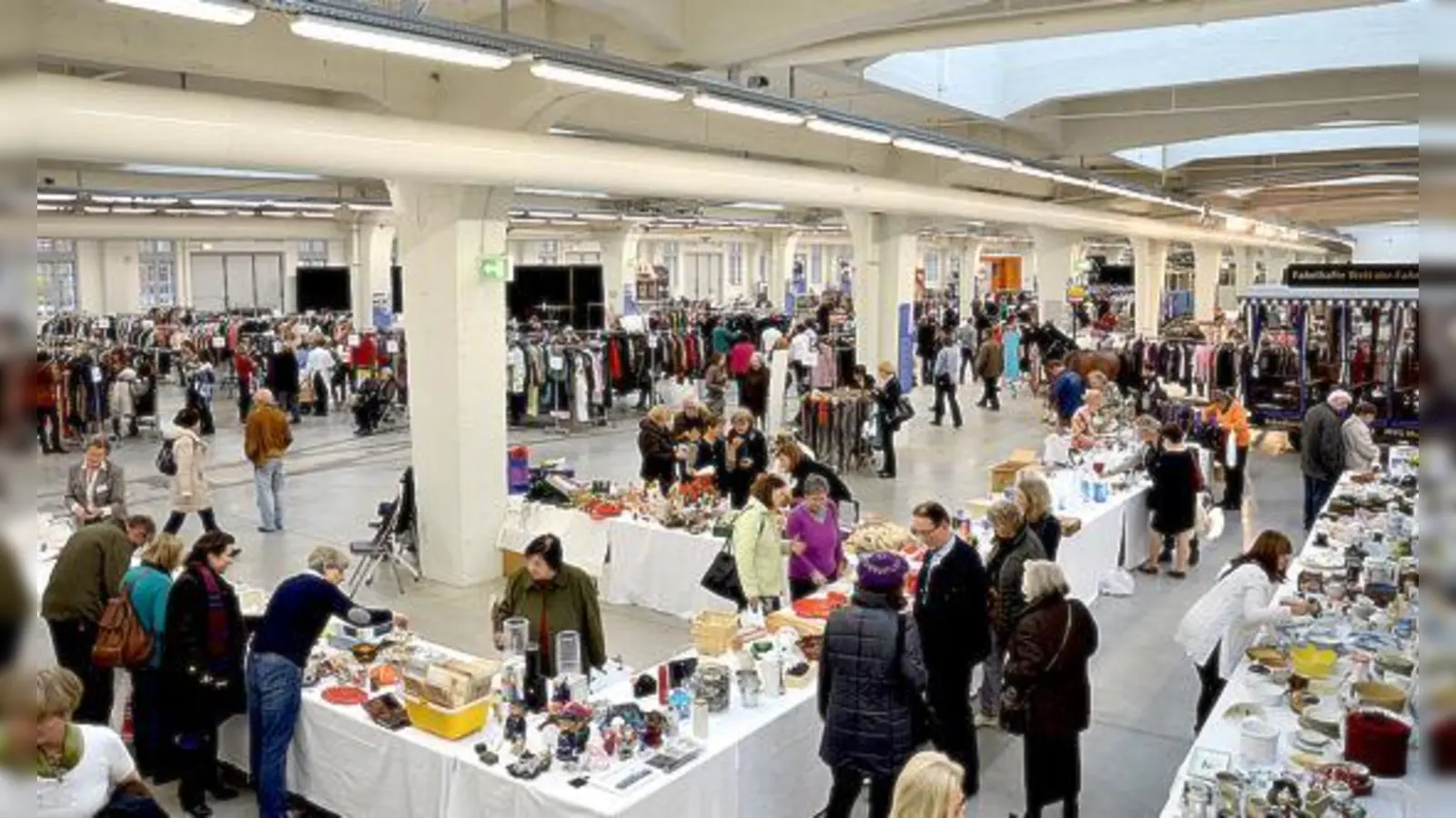 Stöbern und Bummeln für den guten Zweck: von Bekleidung über Geschirr bis hin zum Nippes ist hier alles zu finden.	 (Foto: VA)