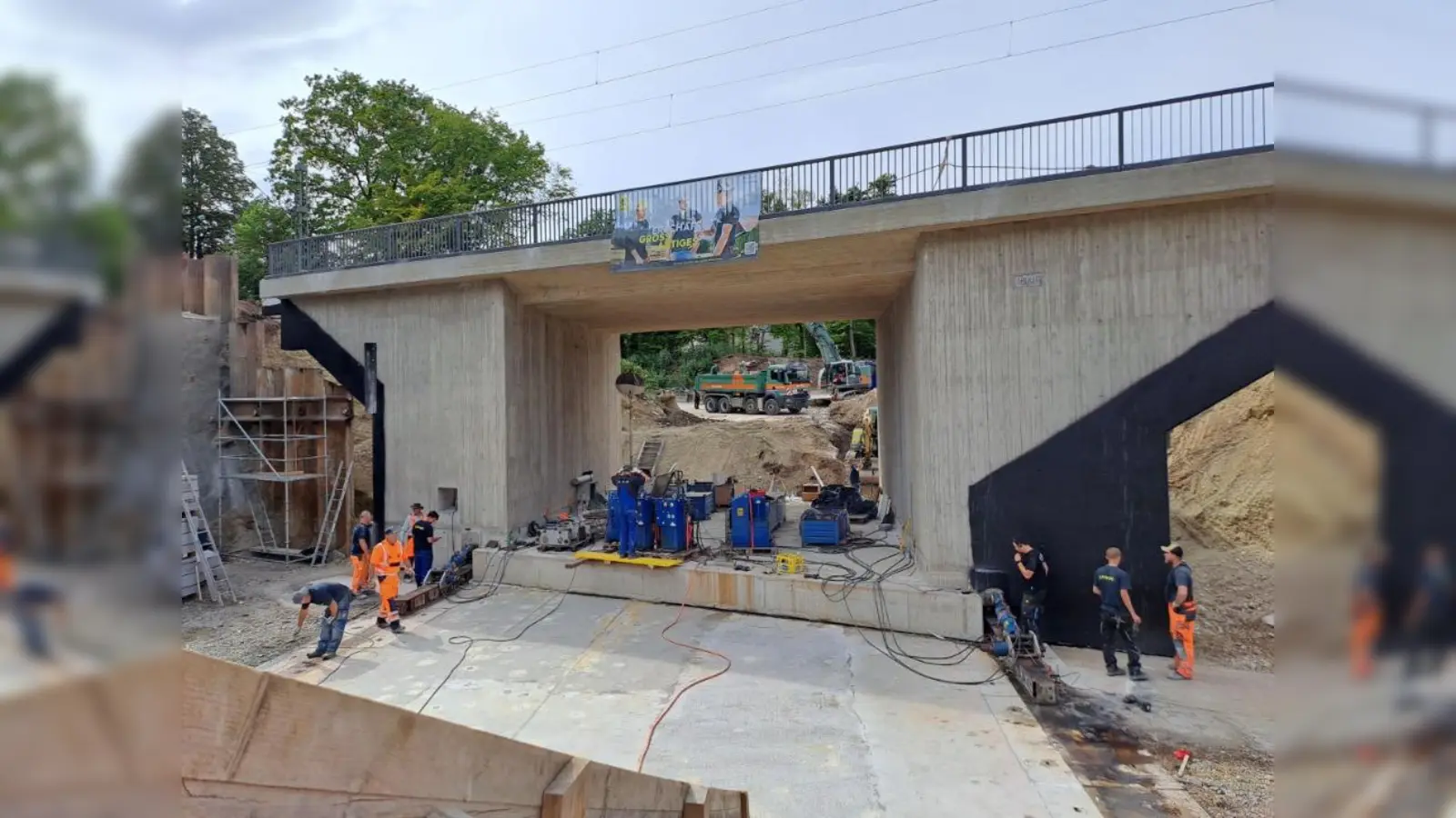 Die Brücke in Gauting wurde erfolgreich eingeschoben. (Foto:  Deutsche Bahn AG )