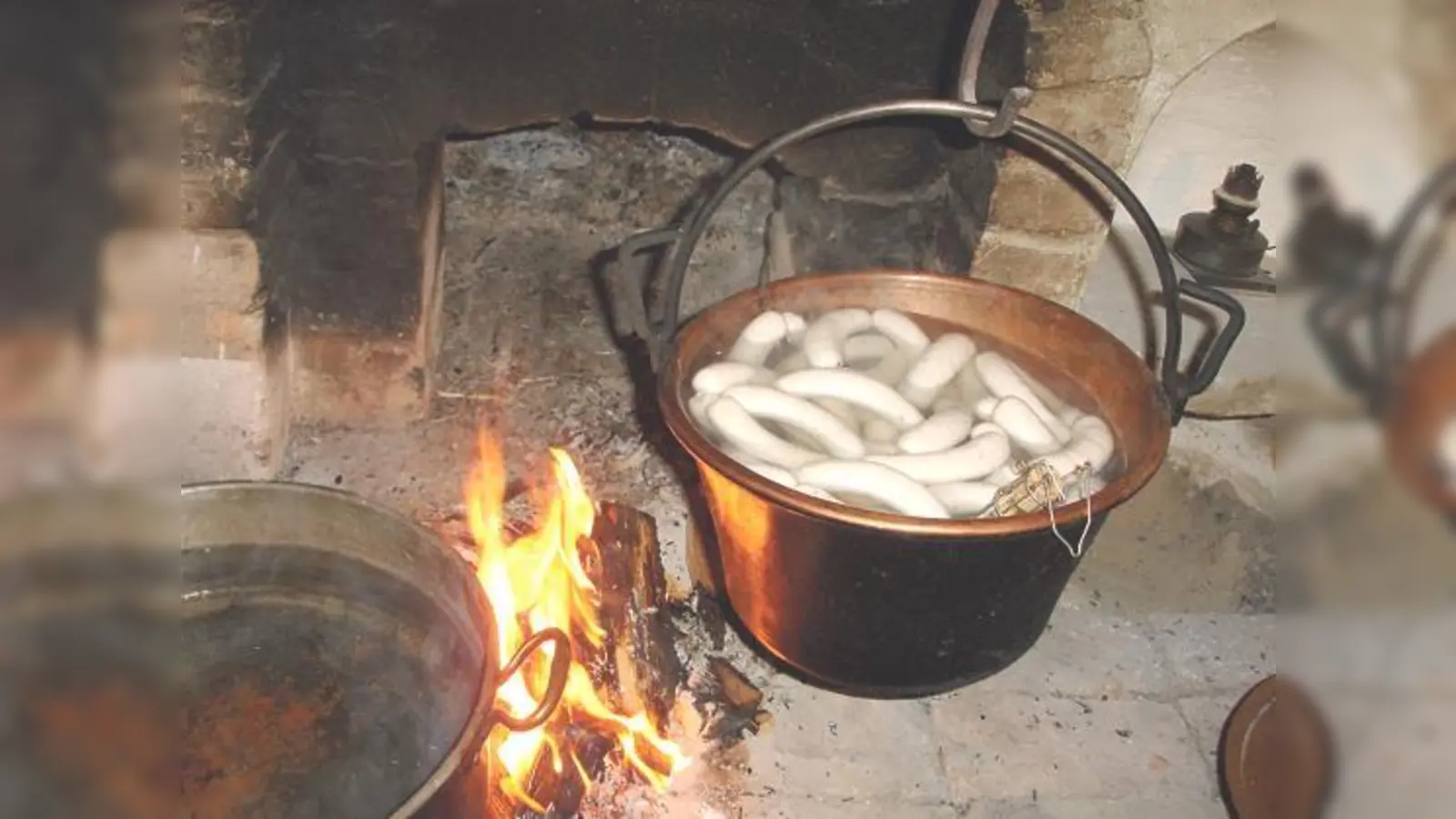 Am kommenden Samstag, den 25. Juni 2016, findet ein Weißwurst-Seminar im altbayerischen Dorf statt. Infos und Anmeldung: www.wasmeier.de          (Foto: Dieter Schnöpf)