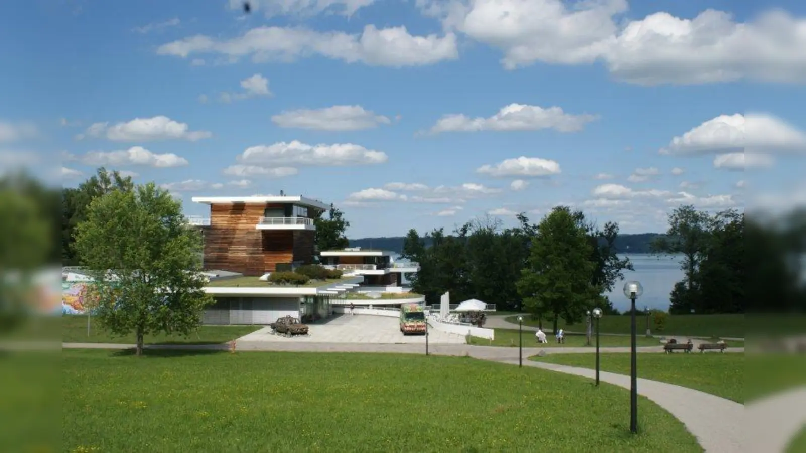 Die Buchheim Stiftung hat vor Kurzem der Erbengemeinschaft des Berliner Secessions-Malers Leo von König ein Bilderkonvolut aus dem Nachlass von Lothar-Günther Buchheim übergeben. Derzeit wird über einen möglichen Ausstellungstermin im Buchheim Museum in Bernried verhandelt. (Foto: Eisinger)