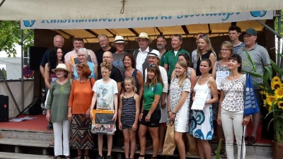 Ehrungen und Urkunden gab es für die „Stadtradler“. (Foto: Gemeinde Seeshaupt)