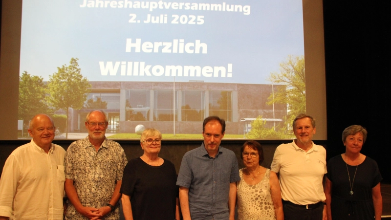 Frisch gewählt - der Vorstand des Bürgerhausvereins (v. links): Schatzmeister Erich Spensberger, der stellvertretende Schriftführer Karl-Heinz Borsian, die Vizevorsitzende Heike Rieger, der Vorsitzende Ingo Mittermaier, die stellvertretende Schatzmeisterin Ingrid Bals, der 3. Vorsitzende Gerhard Fuchs und die neue Schriftführerin Gertraud Seide. (Foto: privat)