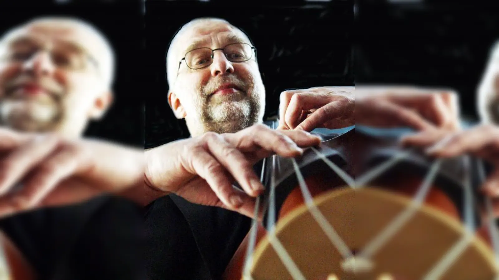 Han’s Klaffl deckt am 16. Juli mit Klavier und Kontrabass in der Guardinischule mit seinem Programm »40 Jahre Ferien - ein Lehrer packt ein« auf, was hinter den verschlossenen Türen von Lehrerzimmern geschieht.