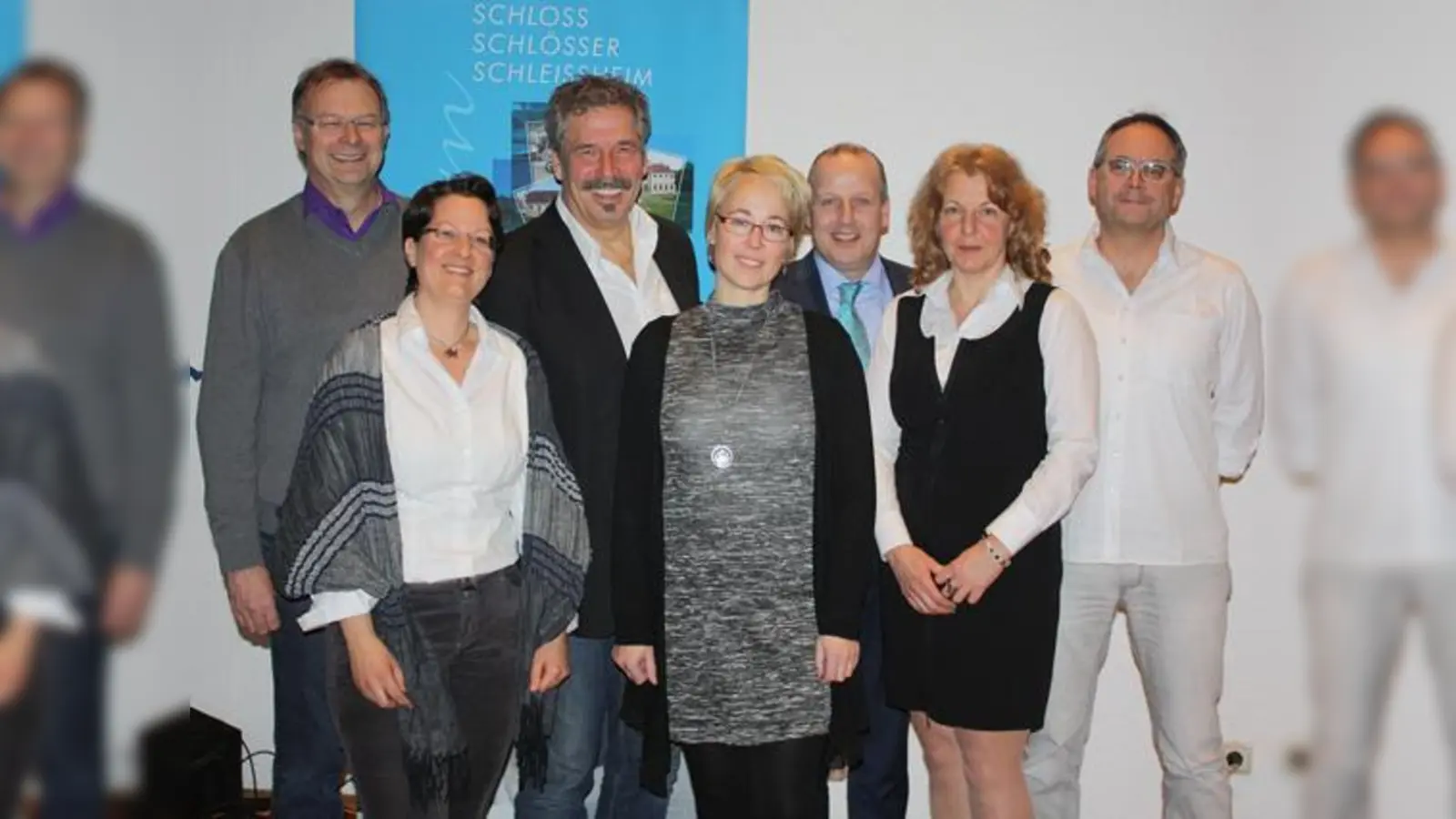 Der neue  (Foto: (v. li.) Christian Kuchlbauer, Isabelle Herbst, Vorsitzender Gerhart Maier, Sandra Kunstwadl, Kassier Ronny Sonnekalb, Ingrid Lindbüchl und Zweiter Vorsitzender Klaus Bachhuber.)