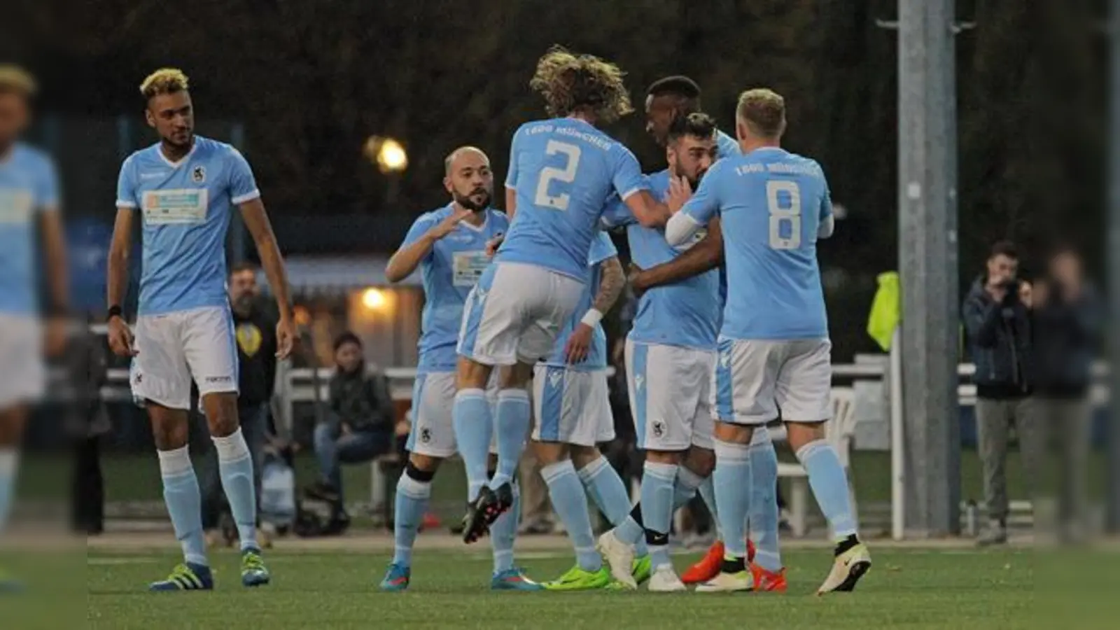 Gastspiel beim Spitzenreiter: die Amateur-Löwen.  (Foto: Anne Wild)