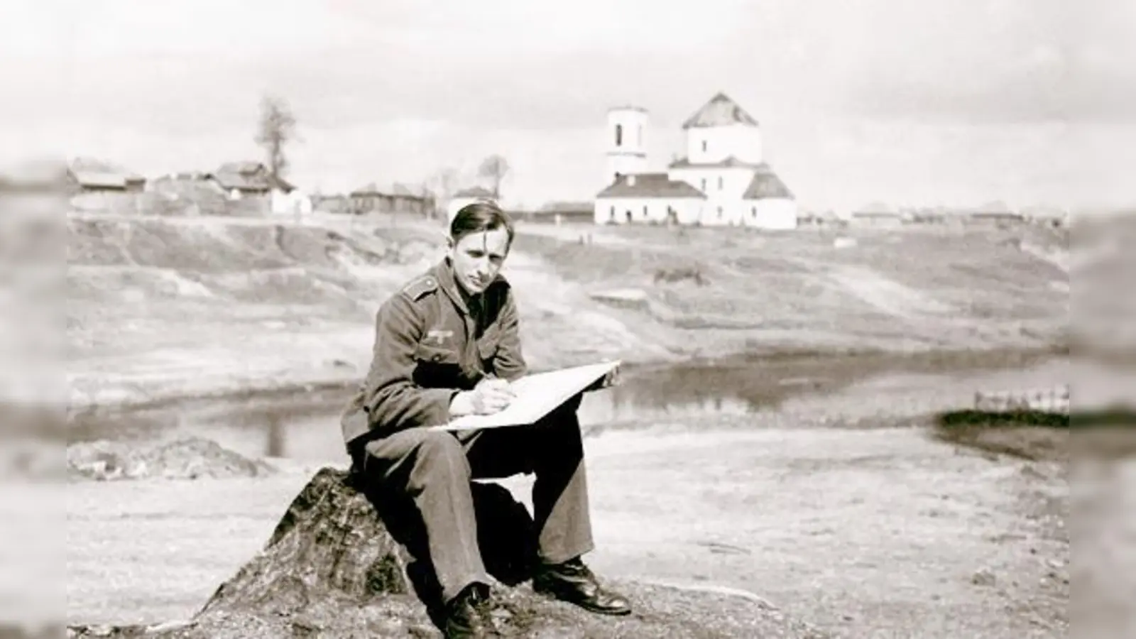 Erich Kuby zeichnend. (Foto: Kuby)