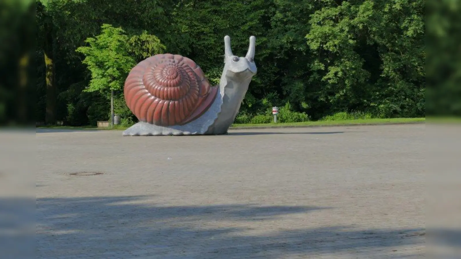 Er ist leer und soll leer bleiben: Auf dem Platz vor dem Verkehrszentrum, der naheliegenderweise &amp;quot;Schneckenplatz&amp;quot; genannt wird, werden keine Spielgeräte aufgestellt. (Foto: ds)