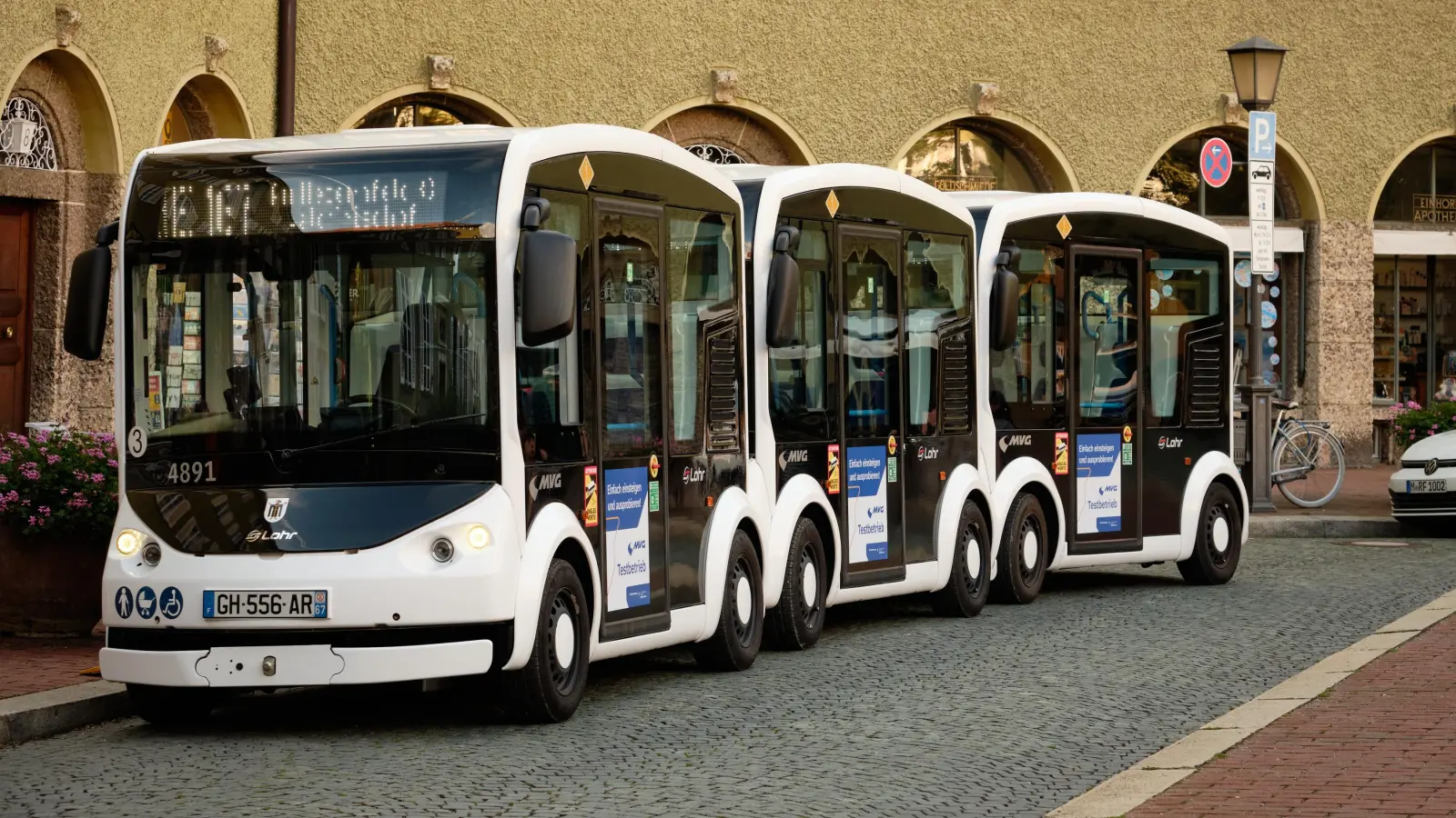 Diese E-Kleinbusse sollen zunächst auf Probe zwischen Neuaubing und Freiham verkehren. (Foto: SWM/MVG)