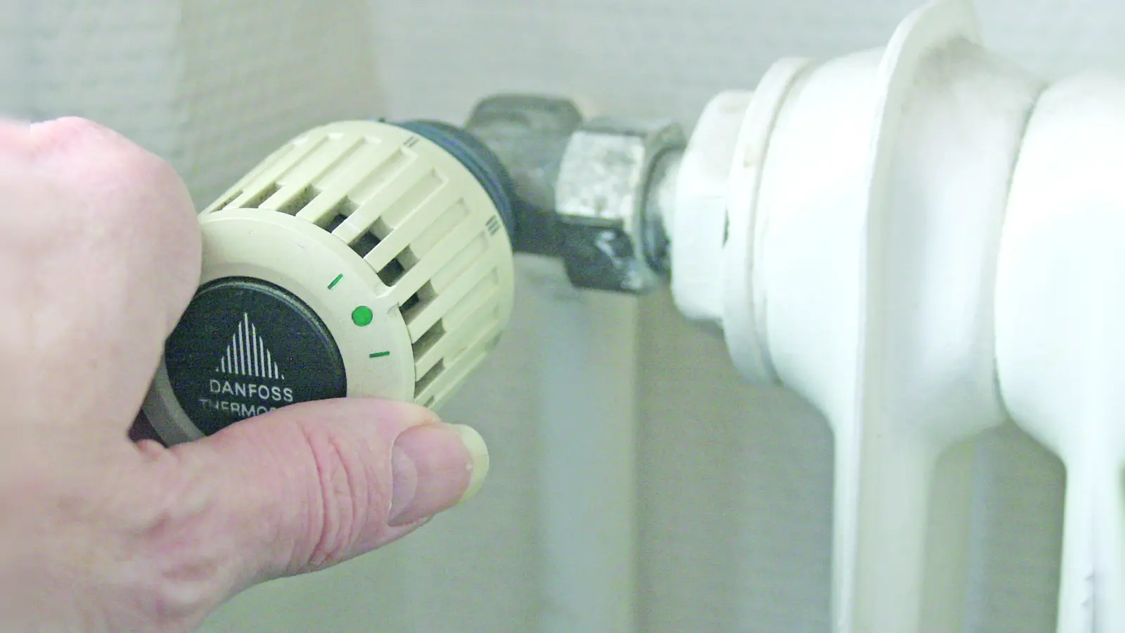 Wer den Heizungsthermostat richtig eingestellt hat, kann bares Geld sparen. (Foto: job)