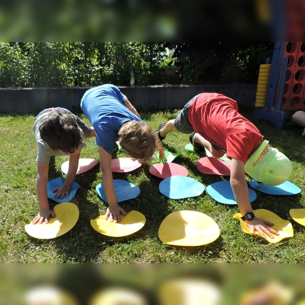 Der Spielbus hat jede Menge kostenlose Spiel-, Bewegungs- und Spaßangebote für Kinder im Gepäck. (Foto: Echo e.V.)