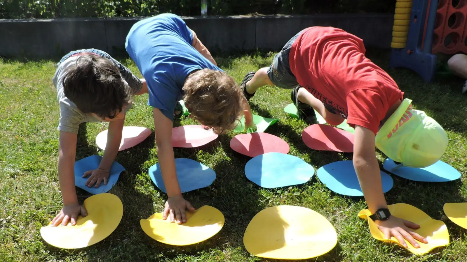 Der Spielbus hat jede Menge kostenlose Spiel-, Bewegungs- und Spaßangebote für Kinder im Gepäck. (Foto: Echo e.V.)