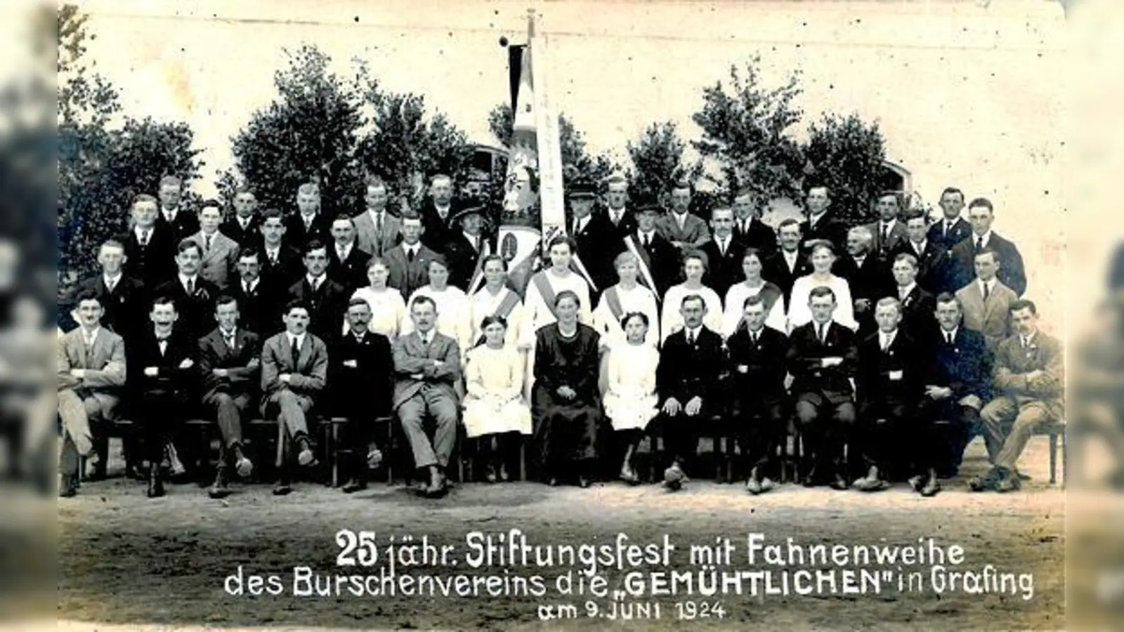 Archivfoto von der 25-Jahr-Feier des Burschenvereins »Die Gemütlichen« Grafing vom 9. Juni 1924.	 	 (Foto: Museum der Stadt Grafing)