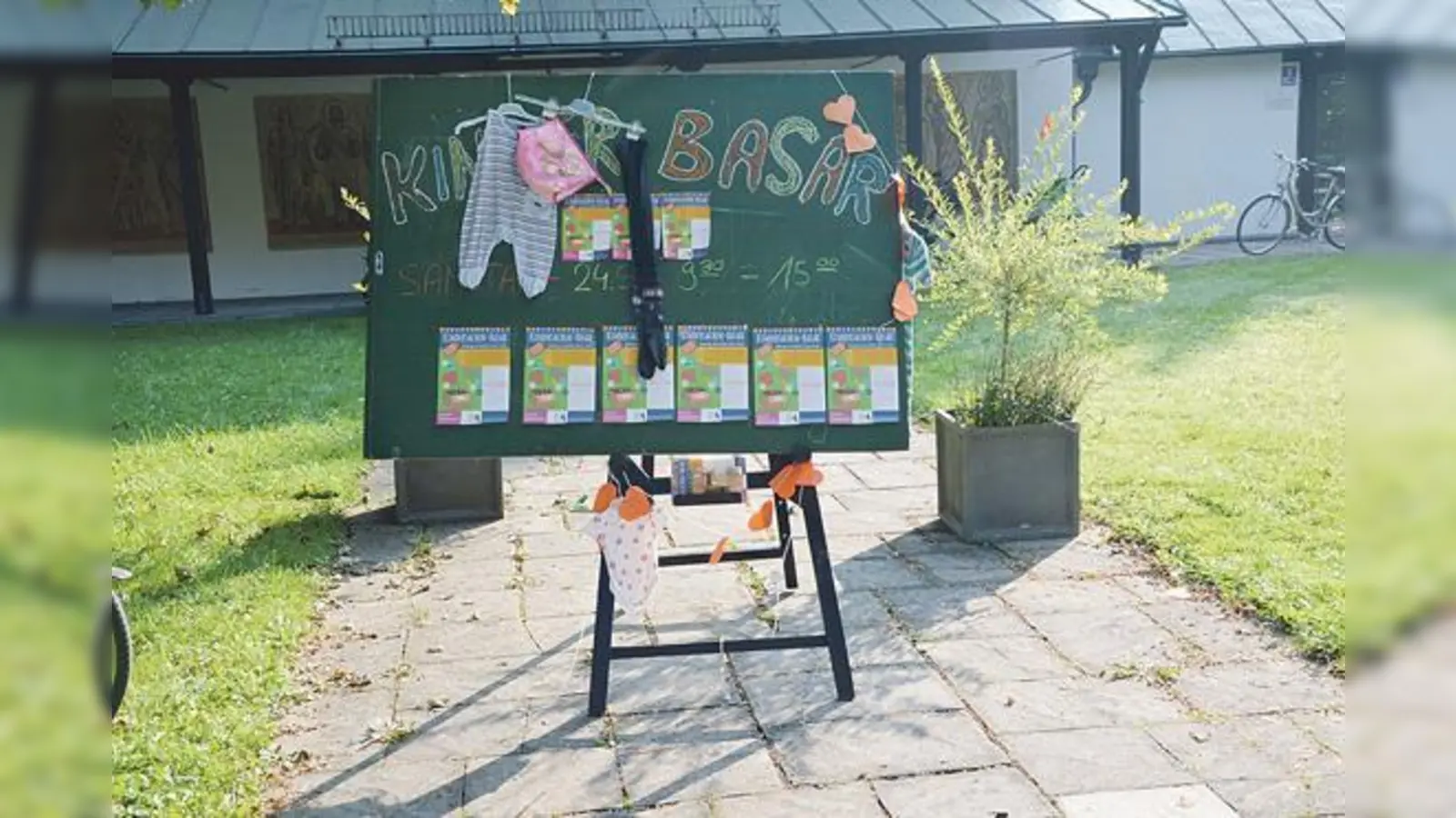 Shoppen und sparen: Basar für Kindersachen in der Gustav-Adolf Gemeinde Ramersdorf.	 (Foto: VA)