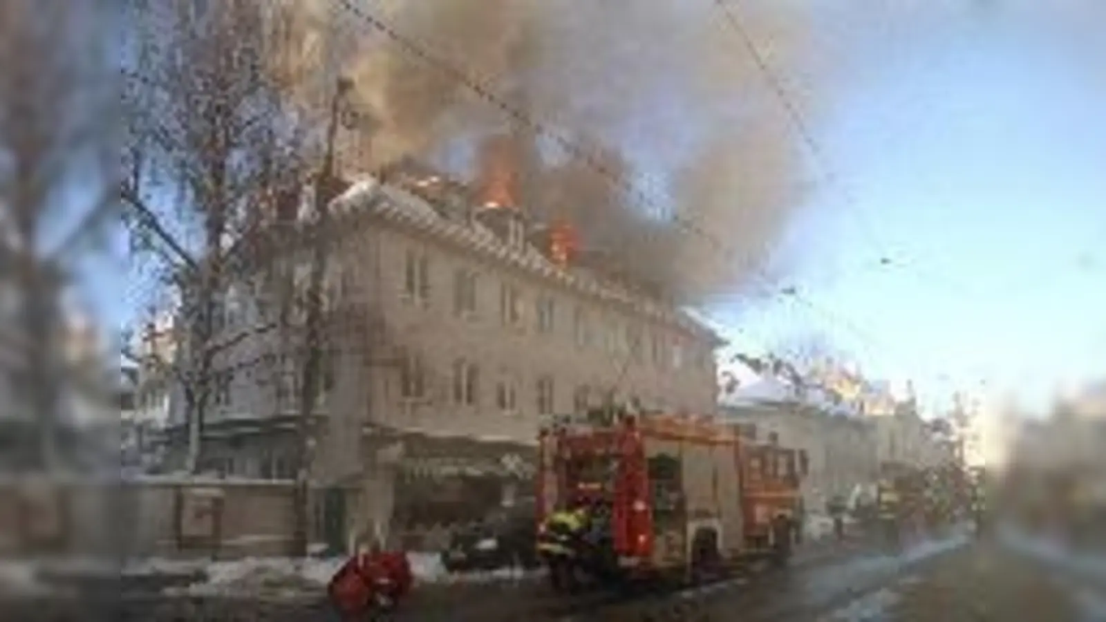 Schwere Schäden hinterließ das Feuer  Menschen wurden nicht verletzt. (Foto: Feuerwehr)
