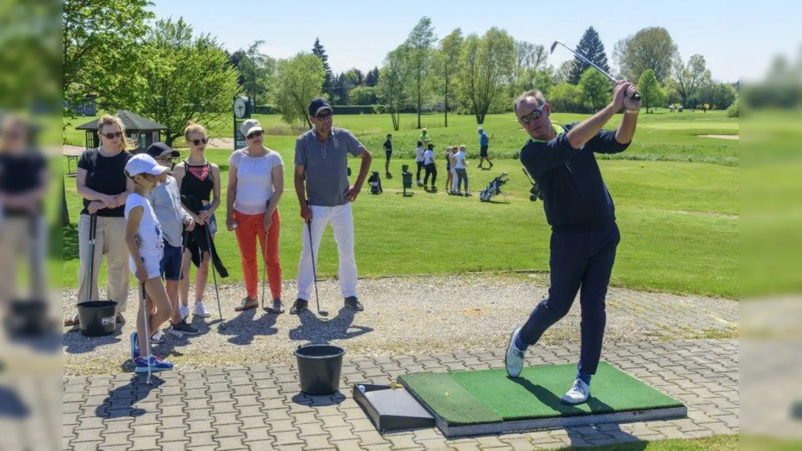 Wie ist die richtige Haltung beim Abschlag? Experten erklären es. (Foto: Golf Range)