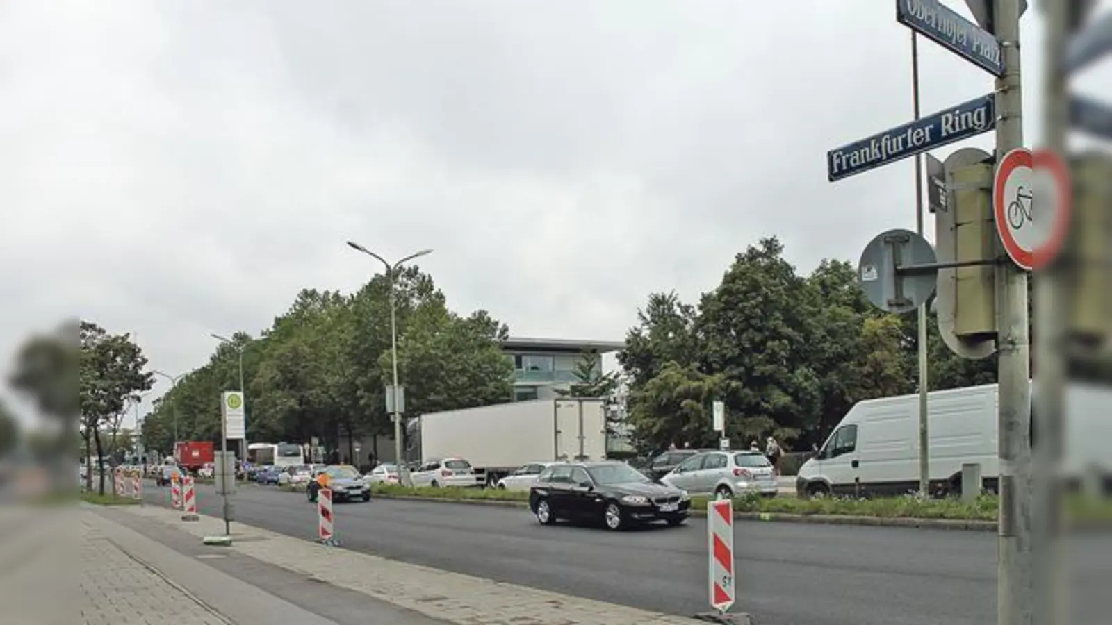 Geduld gefragt: Auf dem Frankfurter Ring wird voraussichtlich noch bis Mitte September die Fahrbahn saniert.	 (Foto: Christine Henze)