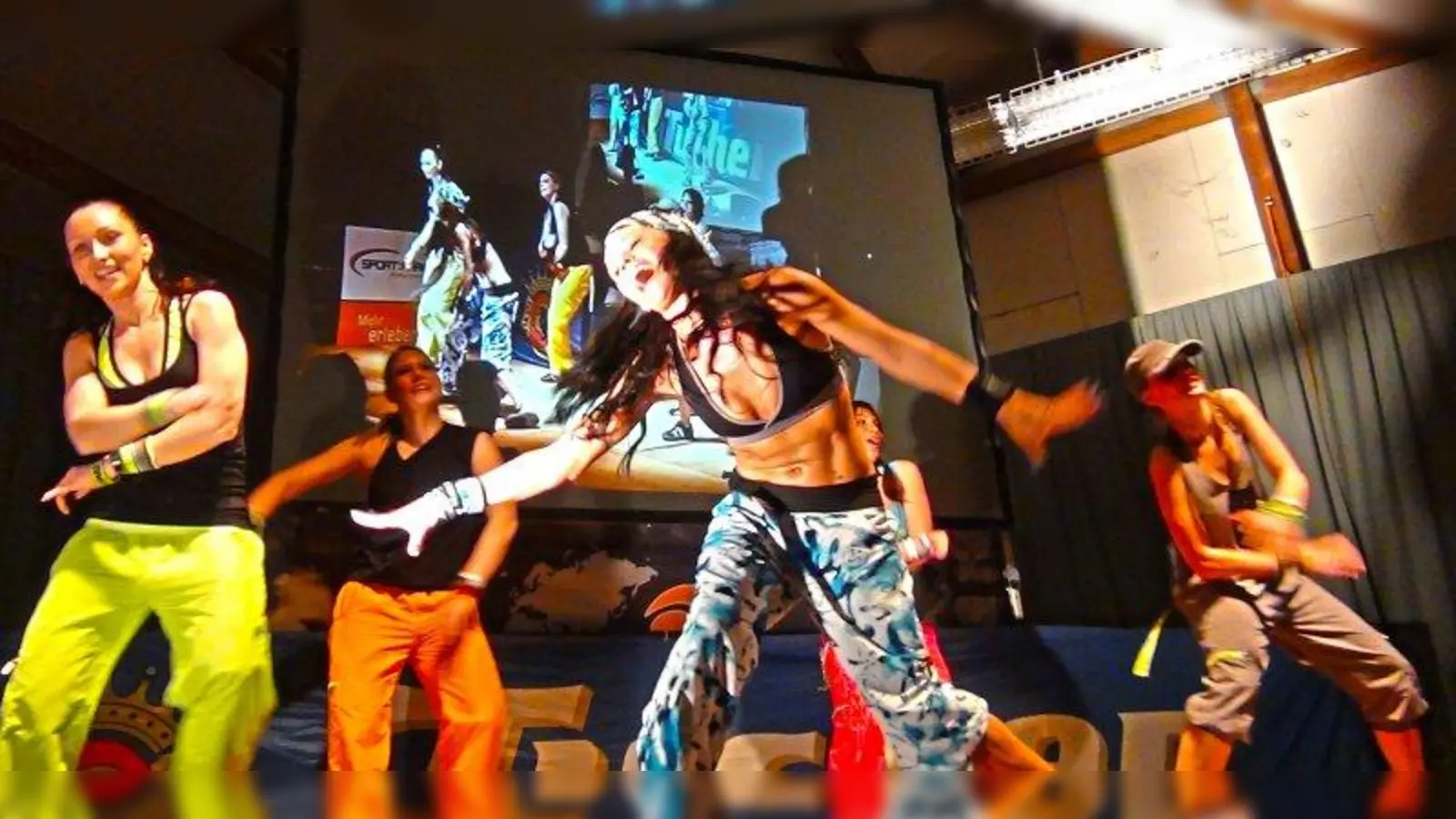 Die Erlöse der Party gehen an den Verein Mamazone. (Foto: pi)