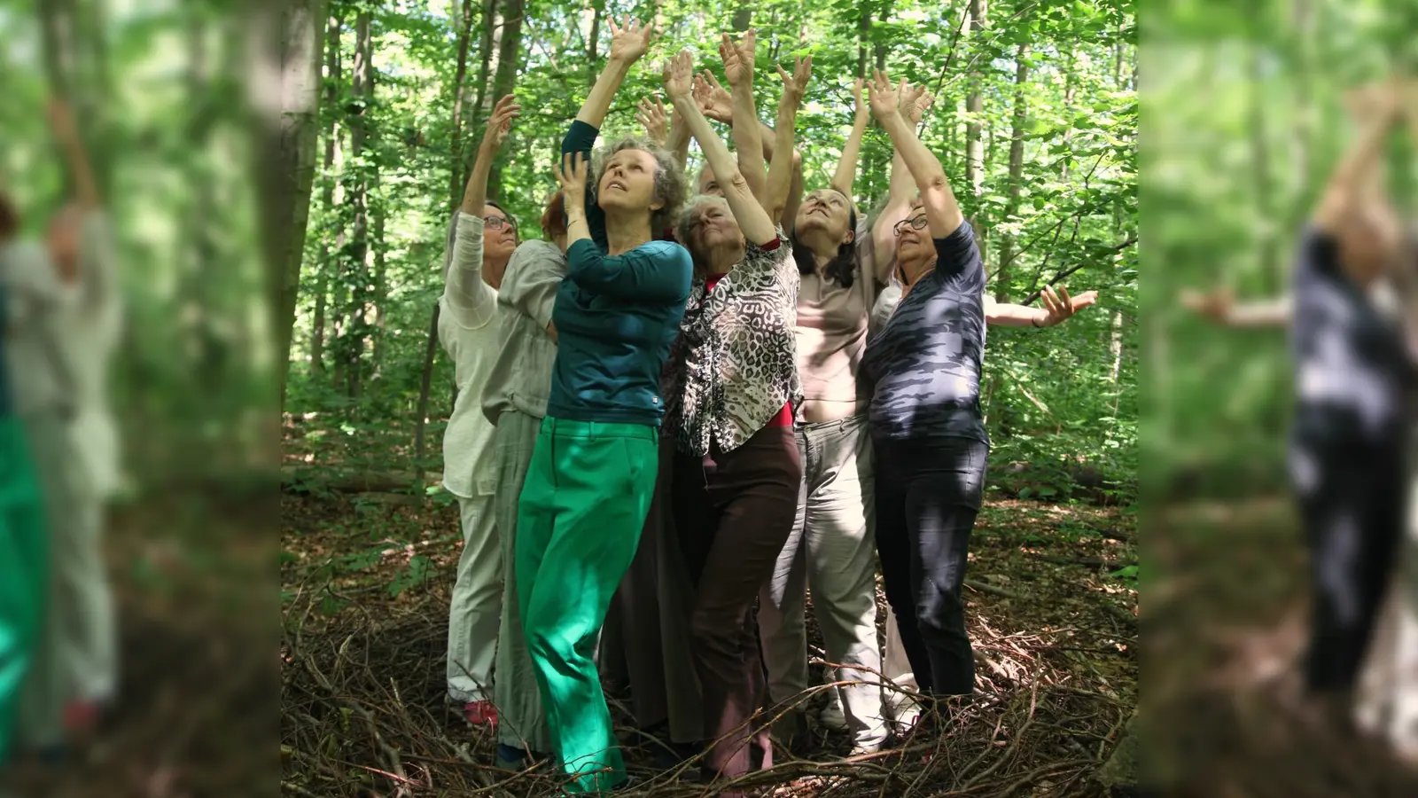 Begegnungen zwischen Tanz, Natur, Gesang und Musik mit Laientänzern im Alter zwischen 50 und 99 Jahren. (Foto: Marie Nüzel)