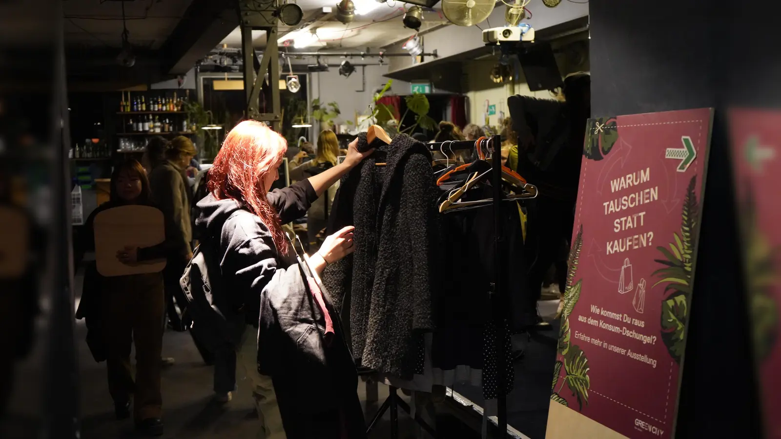 Nachhaltig und schön: Kleidertauschpartys sorgen für einen willkommenen Wechsel im Kleiderschrank und tragen zum Schutz von Ressourcen und Umwelt bei. (Foto: Green City e.V.)