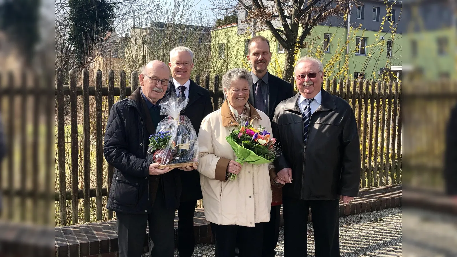 Horst Potempa, Pfarrer Christoph Keller, Margot Scholpp, Wolfram Moltke und Paul Scholpp: Verabschiedung im feierlichen Rahmen. (Foto: VA)