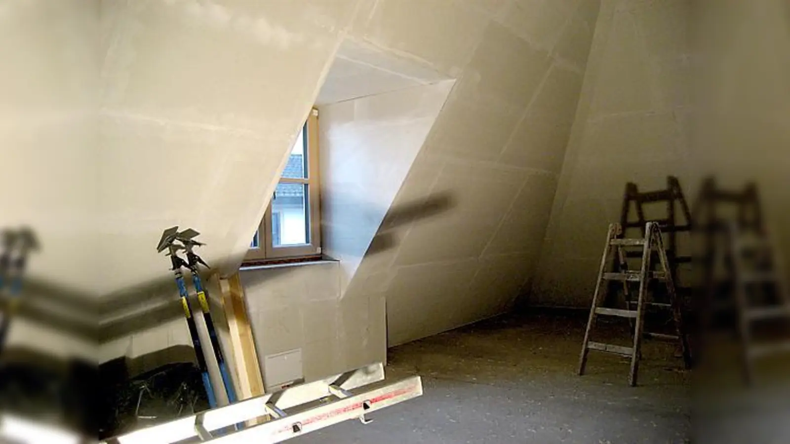 Im Rathaus-Dachgeschoss entsteht nun das neue Gemeindearchiv.	 (Foto: privat)