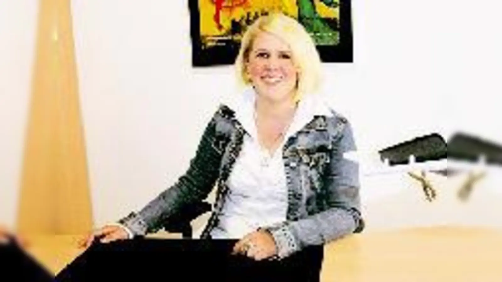 Jasmin Koch im Leiterbüro des ASZ Harlaching.  (Foto: Kirsten Ossoinig)