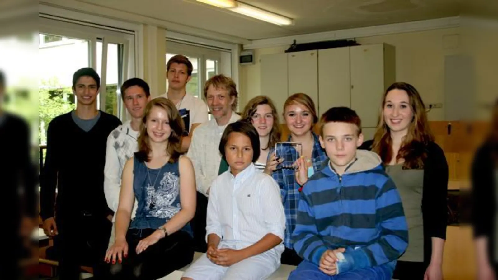 Joachim Hoffmüller interessiert seine Schüler für Physik und andere Projekte: Die Jugendlichen haben auch schon einen Asteroiden entdeckt.	 (Foto: scy)