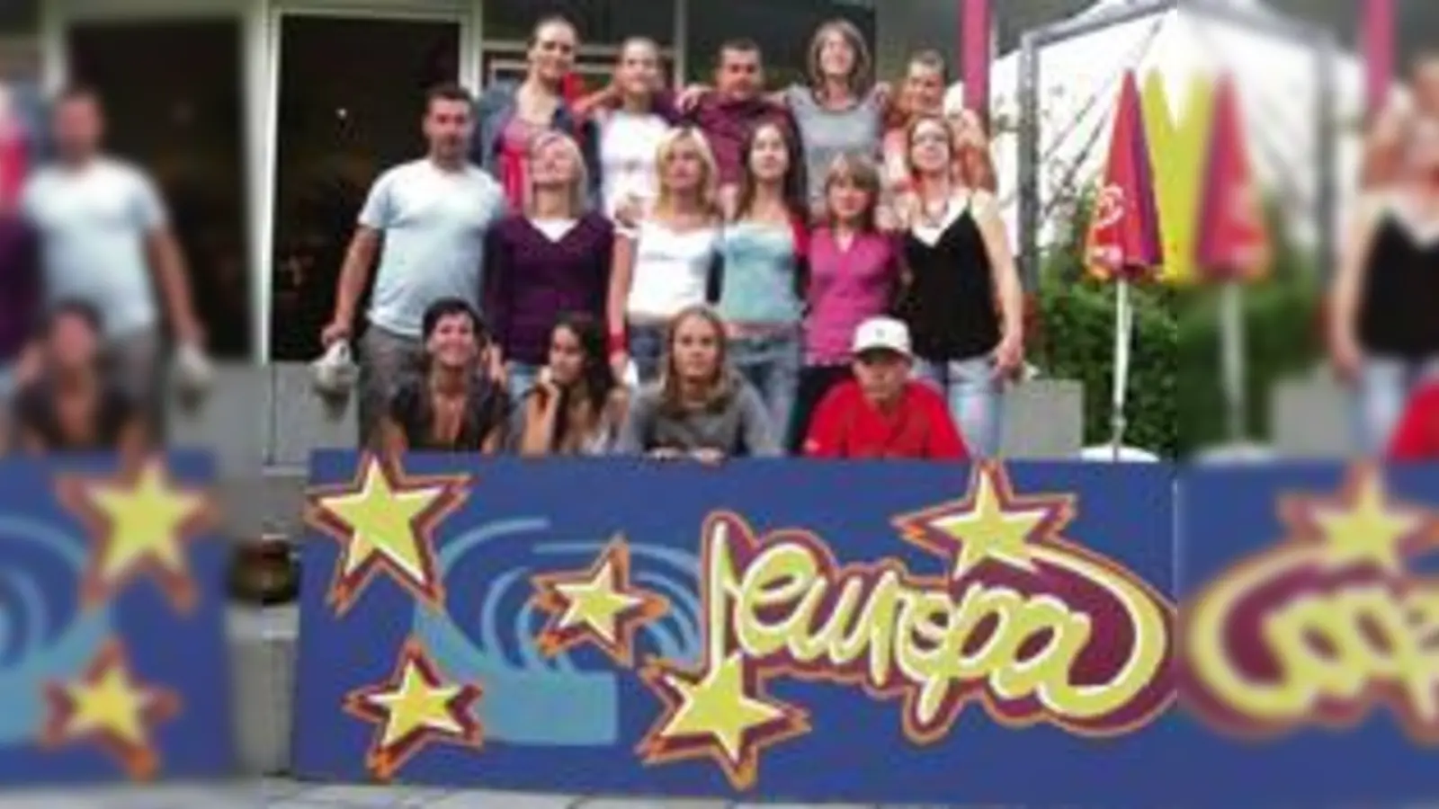 Für ein gemeinsames Europa: Vor dem Gleis 1 wurden neue Freundschaften  (geknüpft.Foto: Gemeinde)