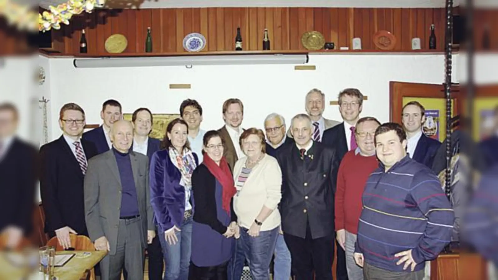 Der neue Ortsvorstand der CSU Perlach und die für ihre Treue geehrten Mitglieder.	 (Foto: CSU Perlach)