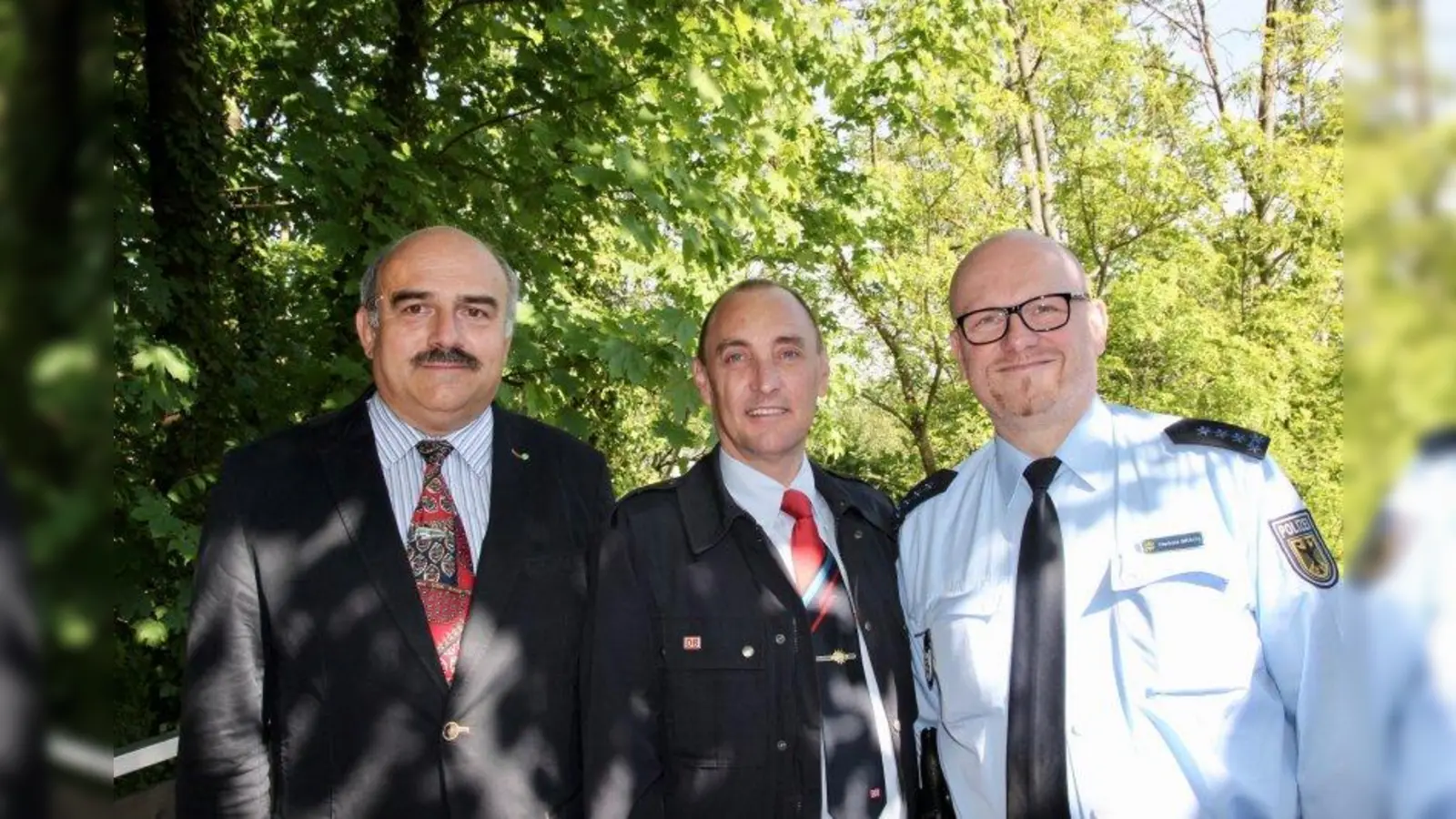 Das Ausbildungsteam mit Tilo Stock vom Security-Management der S-Bahn, Trainer „DB-Schülerbegleiter“ Klaus Figur sowie Hartmut Brach von der Bundespolizeiinspektion München (von links). (Foto: us)