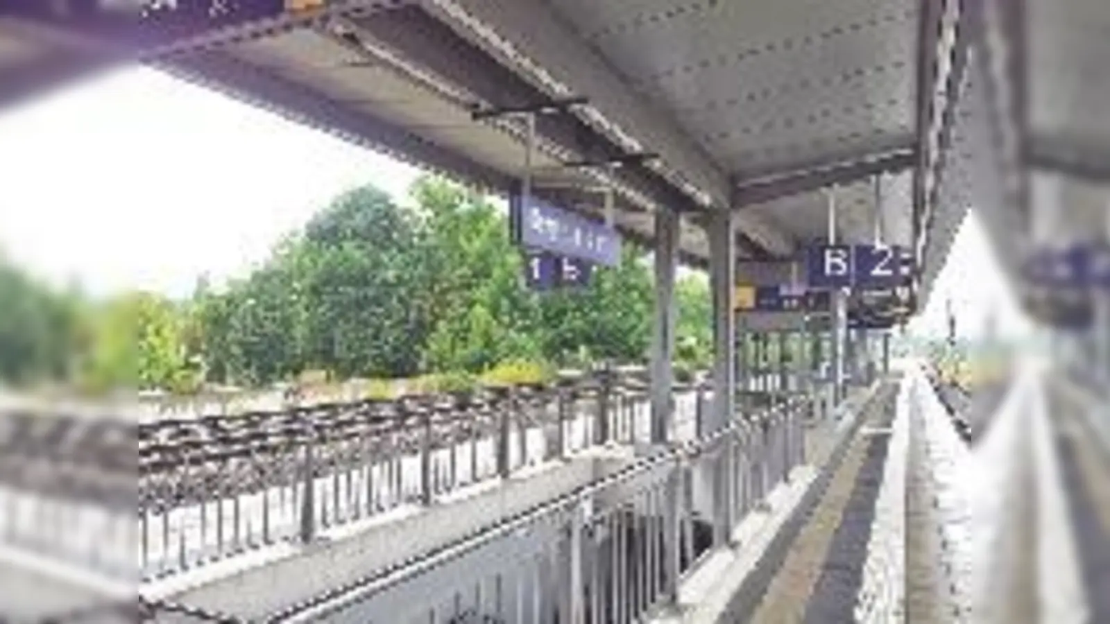 Einer von 41: Auch am S-Bahnhof Berg am Laim installiert die  Deutsche Bahn demnächst Videokameras.	 (Foto: Schuldt)