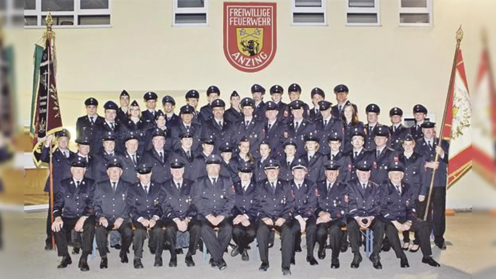 Die Freiwillige Feuerwehr Anzing hat momentan 57 aktive Feuerwehrdienstleistende in ihren Reihen und kann auf fünf Einsatzfahrzeuge zurück greifen. 	 (Foto: Anzing)