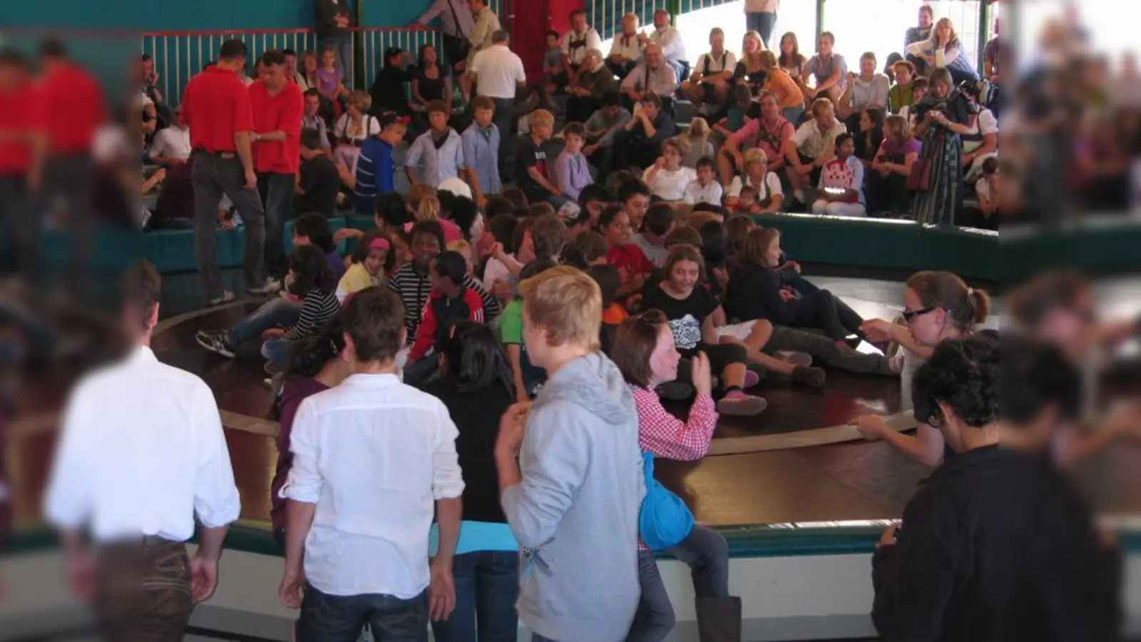 Sowohl für diejenigen, die sich auf die Scheibe trauen, als auch für die Zuschauer drumherum, ist das Teufelsrad ein herrlicher Spaß. (Foto: Archiv)