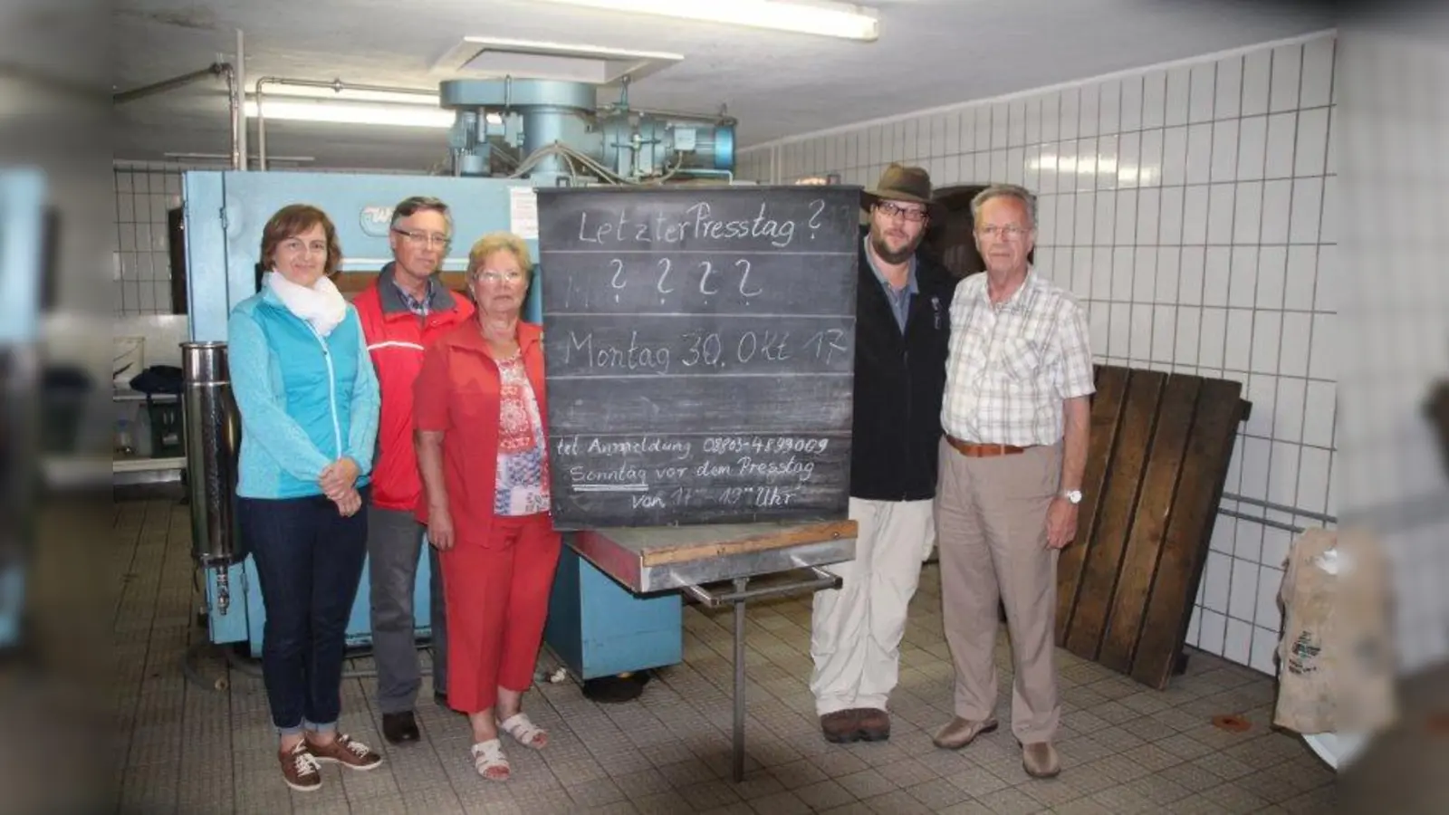 Bangen um die Zukunft der Peißenberger Obstpresse: Petra Gandorfer, Matthias Hett, Rita Bauer, Martin Lehner und Josef Bauer (von links). (Foto: mka)