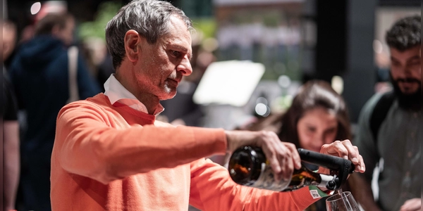 Zahlreiche Aussteller bieten ihre Weine auf der Weinmesse an. (Foto: Vinessio)